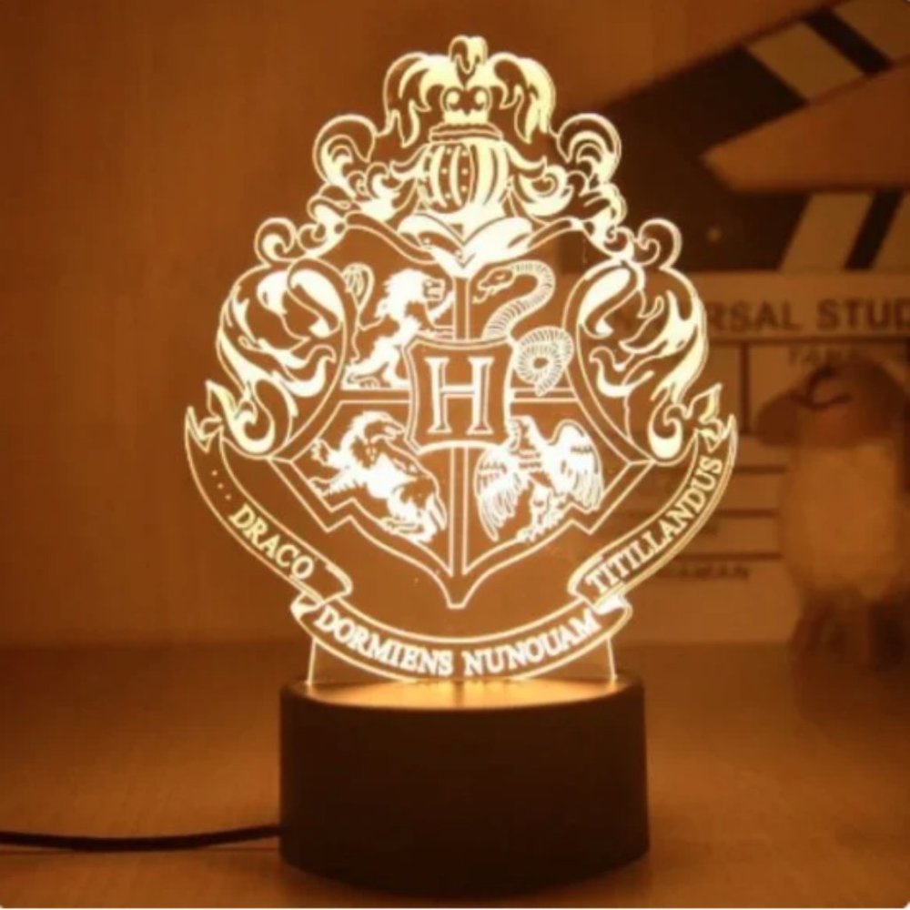 🦋2/$30 - Hogwarts School Emblem Night Lamp